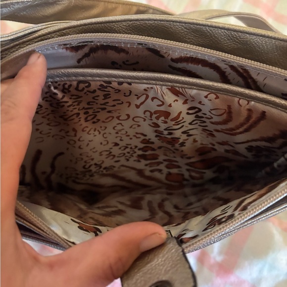 Metallic Fiorelli Shoulder Bag - Picture 6 of 9